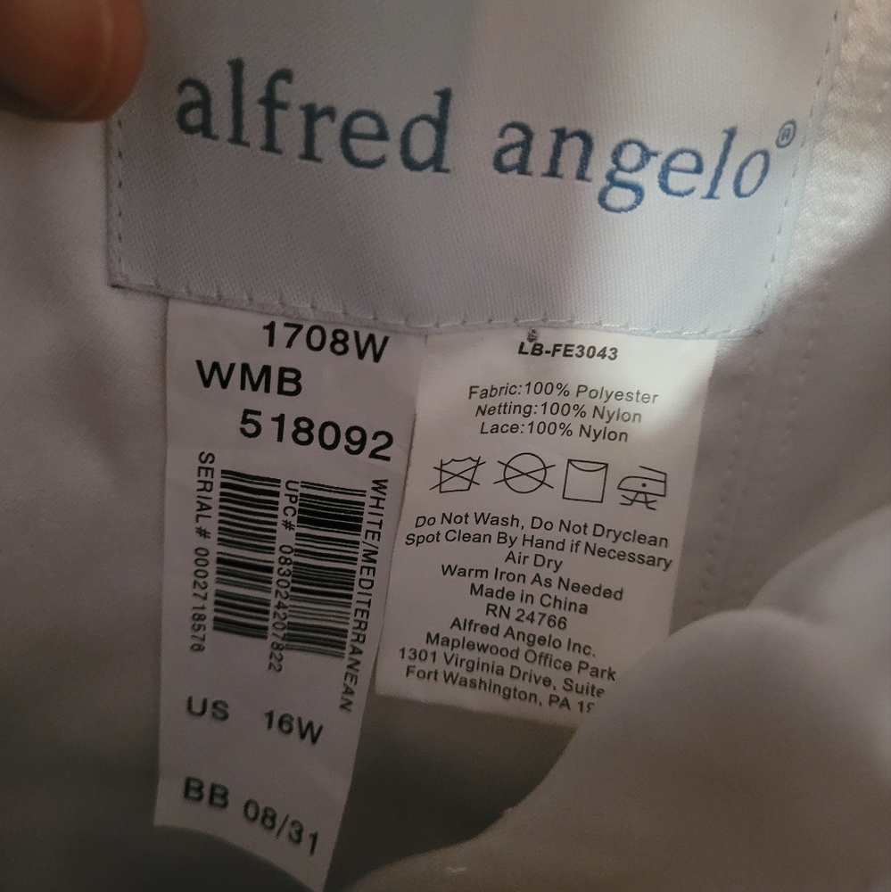 Alfred Angelo Strapless Satin Wedding Dress - Picture 7 of 16
